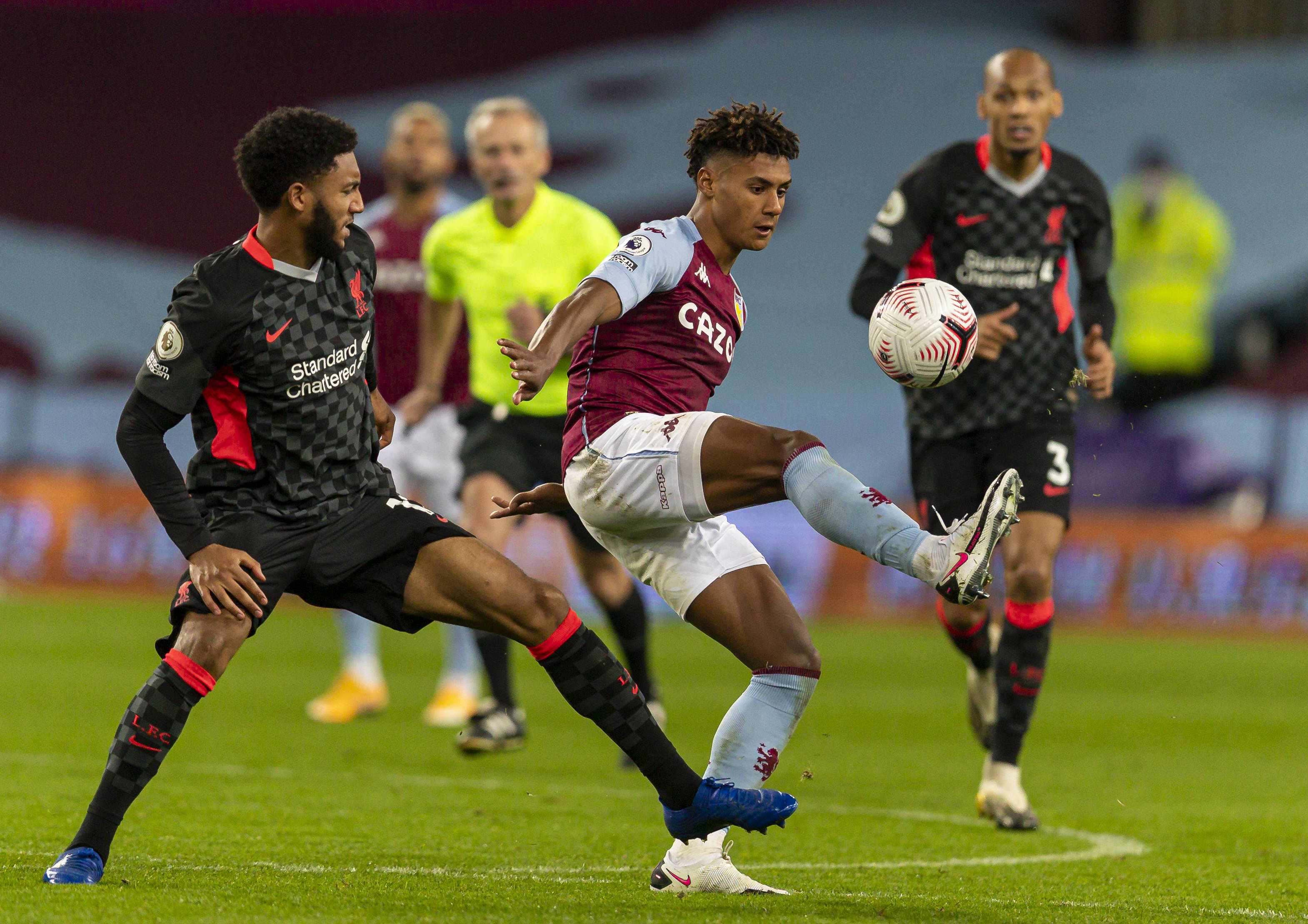 校园篮球比 校园篮球比