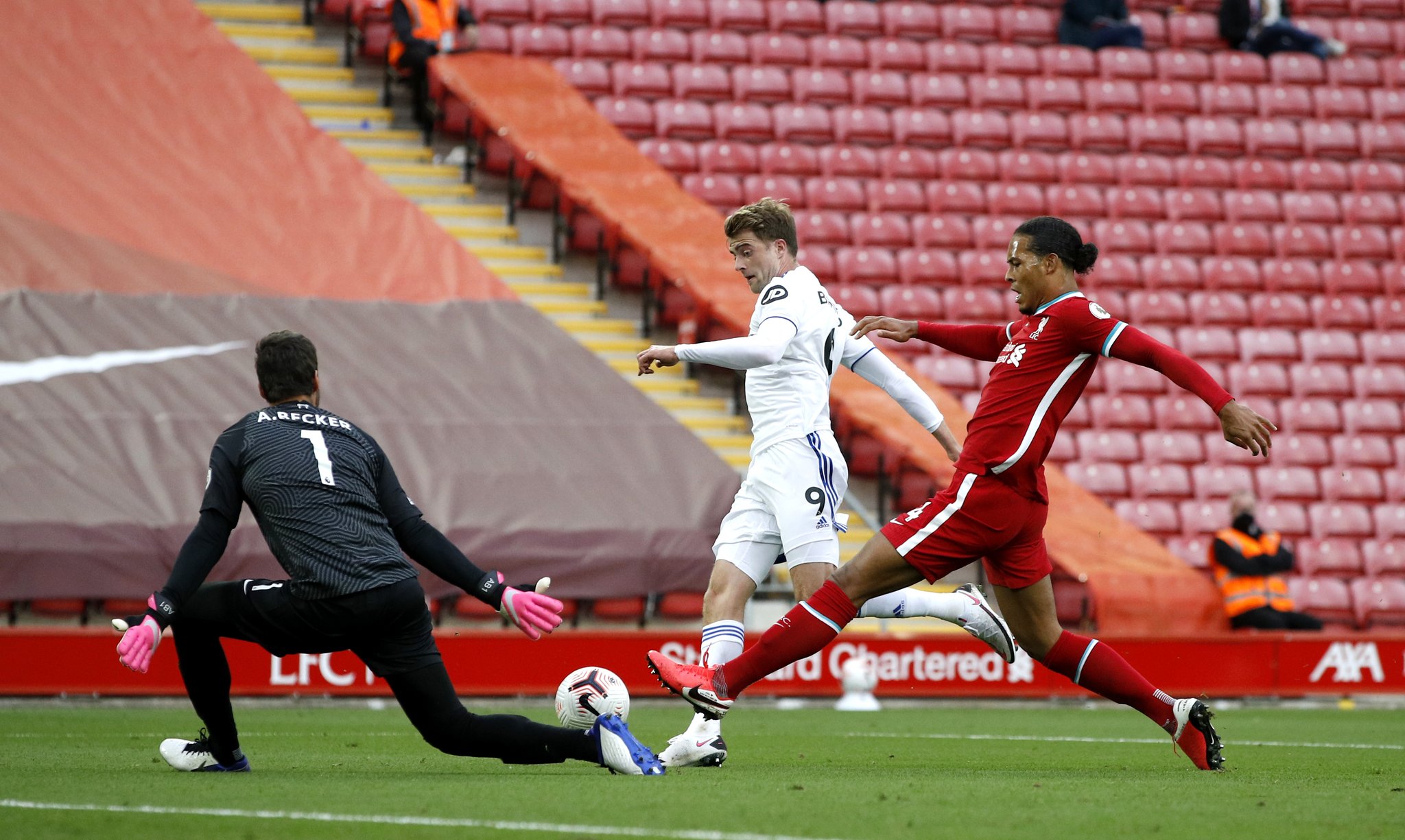 斯的表现超 斯的表现超